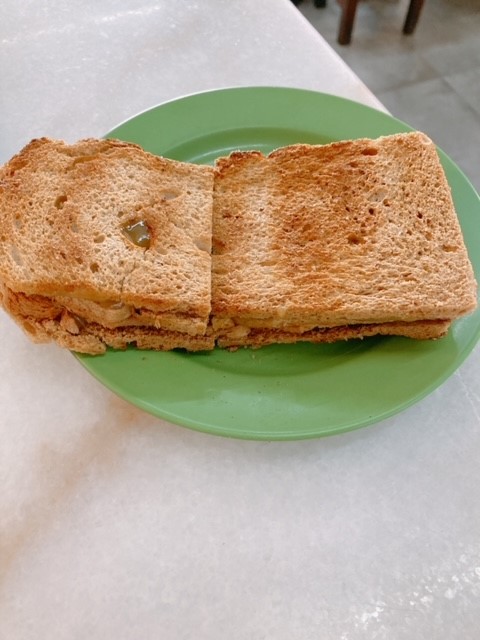 シンガポールの定番朝食セットを「ヤクンカヤトースト」本店で味わう